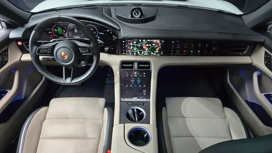 Porsche 타이칸 4S 2025 7
