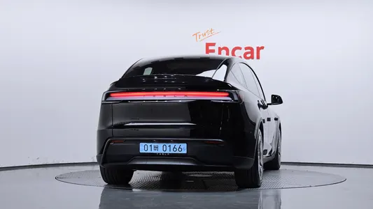 Tesla Y L AWD 2026 4
