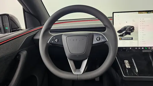 Tesla Y L AWD 2026 13