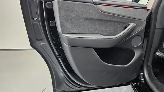 Tesla Y L AWD 2026 25