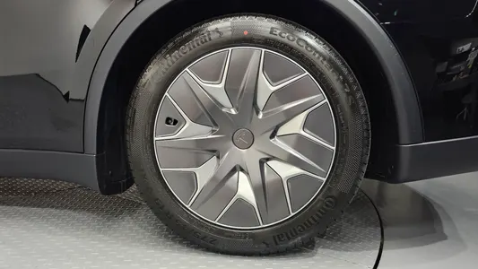 Tesla Y L AWD 2026 21