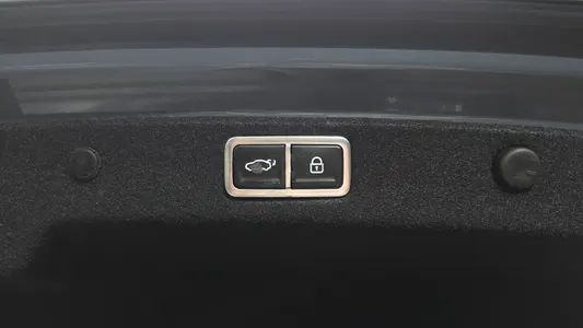 Hyundai (GN7) 2023 28