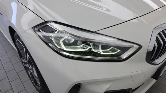 BMW 1 Series (F40) 120i M 2023 22