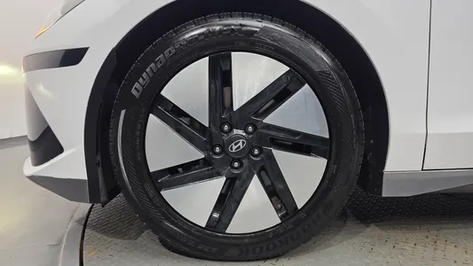 Hyundai Ioniq 6 2022 5