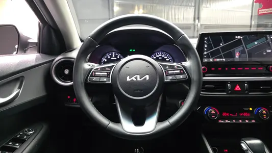 Kia K3 2 1.6 2022 13
