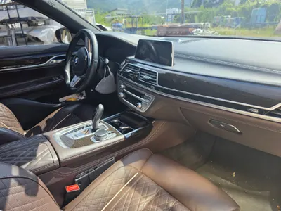 BMW 7 Series (G11) 745e i 2022 9