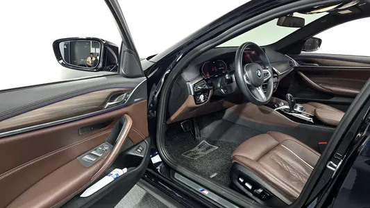 BMW 5 Series (G30) 530i M 2020 10
