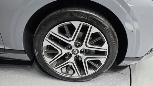 Hyundai (GN7) 2023 5