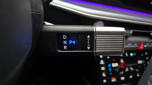 Hyundai (GN7) 2023 9