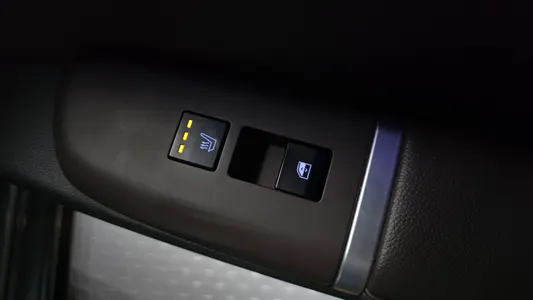 Hyundai (GN7) 2023 18