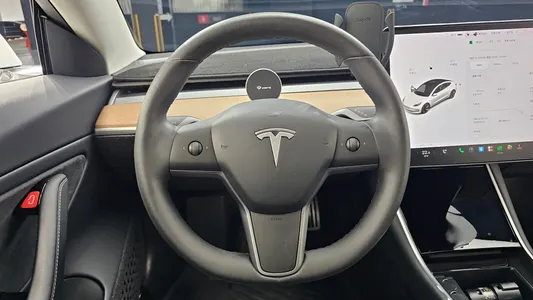 Tesla 3 AWD 2020 13