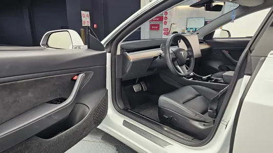 Tesla 3 AWD 2020 10