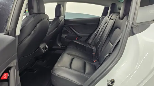 Tesla 3 AWD 2020 27