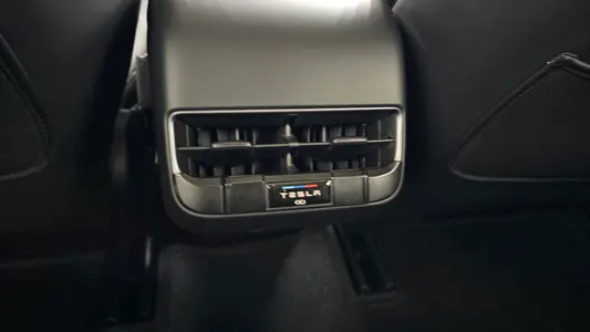 Tesla 3 AWD 2020 28