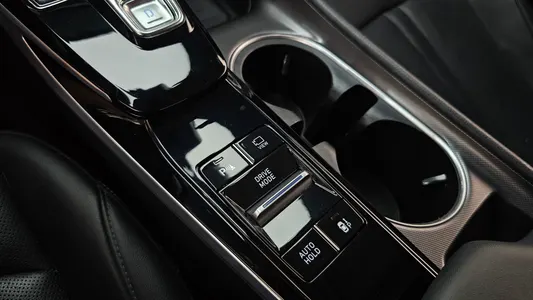 Hyundai (DN8) 1.6 2022 33