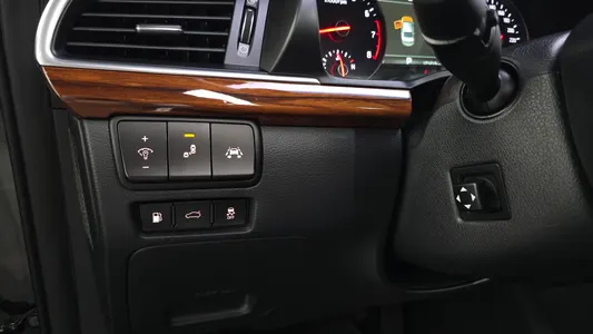 Kia K7 3.0 LPI () 2017 19