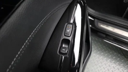 Kia K7 3.0 LPI () 2017 28