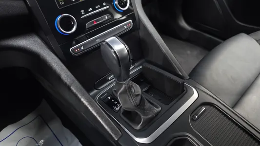 Renault Korea SM6 2.0 LPe SE () 2019 9