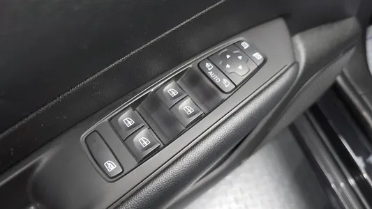 Renault Korea SM6 2.0 LPe SE () 2019 30
