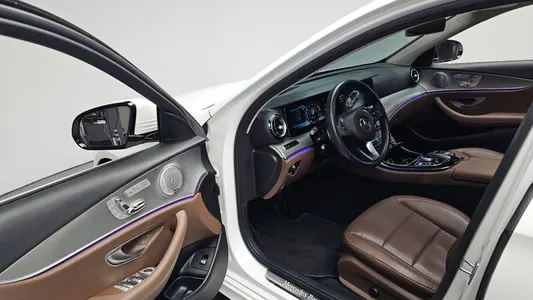 Mercedes-Benz E-Class W213 E300 AMG Line 2018 10