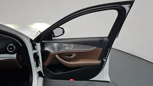 Mercedes-Benz E-Class W213 E300 AMG Line 2018 25