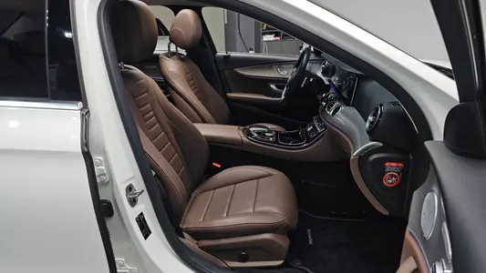 Mercedes-Benz E-Class W213 E300 AMG Line 2018 27