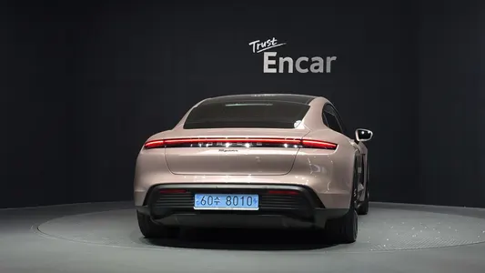 Porsche 타이칸 2023 4
