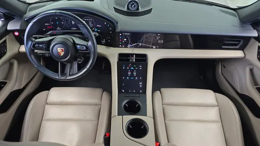 Porsche 타이칸 2023 7