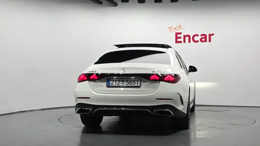 Mercedes-Benz E-Class W214 E300 4MATIC AMG Line 2026 4