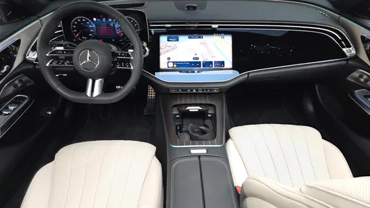 Mercedes-Benz E-Class W214 E300 4MATIC AMG Line 2026 7