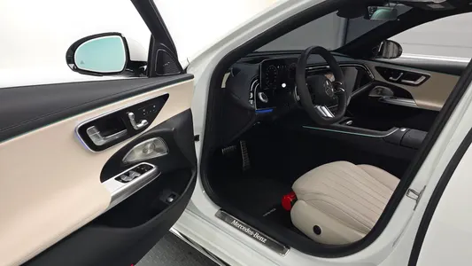 Mercedes-Benz E-Class W214 E300 4MATIC AMG Line 2026 10
