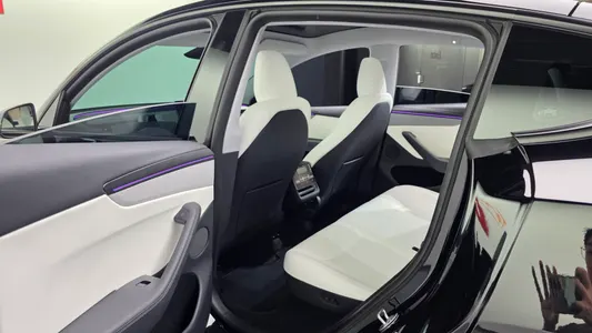 Tesla Y AWD 2025 26