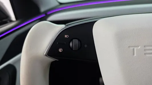 Tesla Y AWD 2025 35
