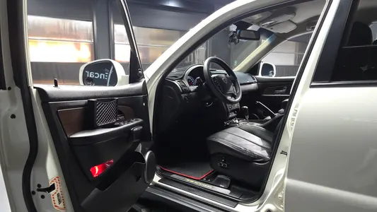 KG Mobility W 2.0 4WD RX7 2013 10