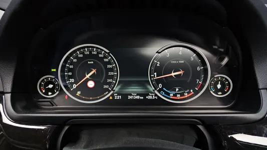 BMW 5 Series (F10) 528i xDrive M 2016 8