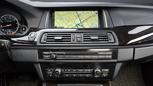 BMW 5 Series (F10) 528i xDrive M 2016 14
