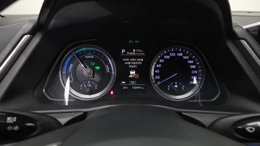 Hyundai (DN8) 2022 8