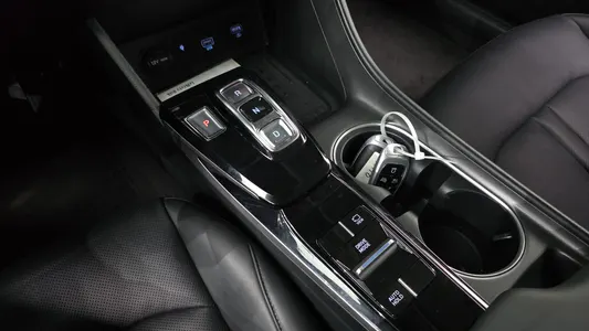 Hyundai (DN8) 2022 9