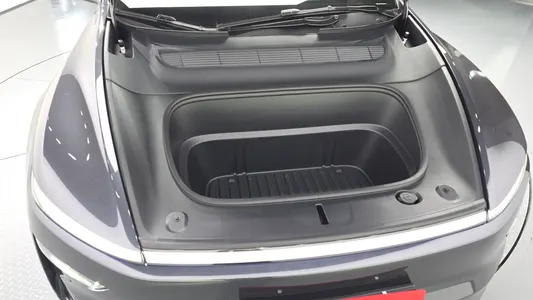 Tesla Y L AWD 2026 6