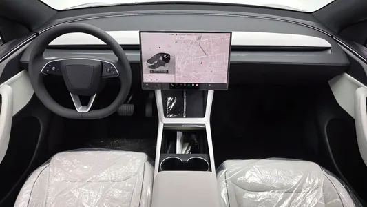 Tesla Y L AWD 2026 7