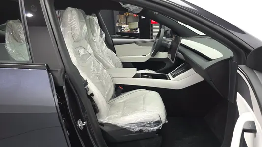 Tesla Y L AWD 2026 11