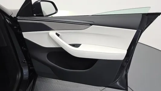 Tesla Y L AWD 2026 24