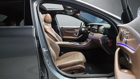 Mercedes-Benz E-Class W213 E250 2023 26