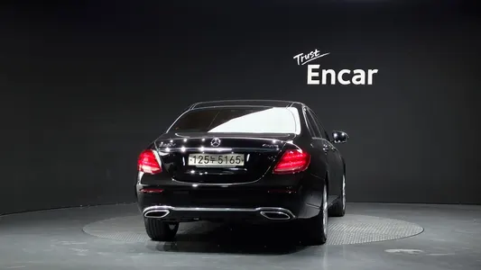 Mercedes-Benz E-Class W213 E220d 4MATIC 2017 4