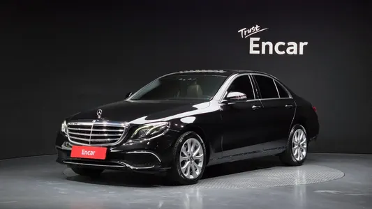 Mercedes-Benz E-Class W213 E220d 4MATIC 2017