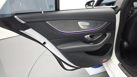 Mercedes-Benz AMG GT 4 43 4MATIC+ 2023 25