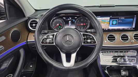 Mercedes-Benz E-Class W213 E220d 4MATIC 2019 14