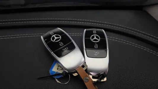 Mercedes-Benz E-Class W213 E220d 4MATIC 2019 16