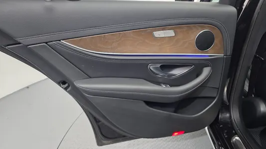 Mercedes-Benz E-Class W213 E220d 4MATIC 2019 25