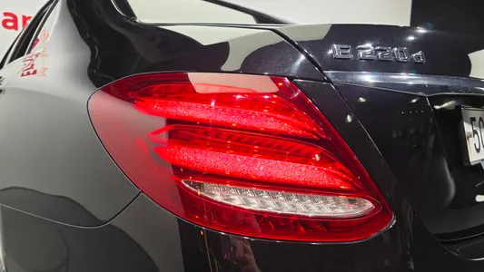 Mercedes-Benz E-Class W213 E220d 4MATIC 2019 23
